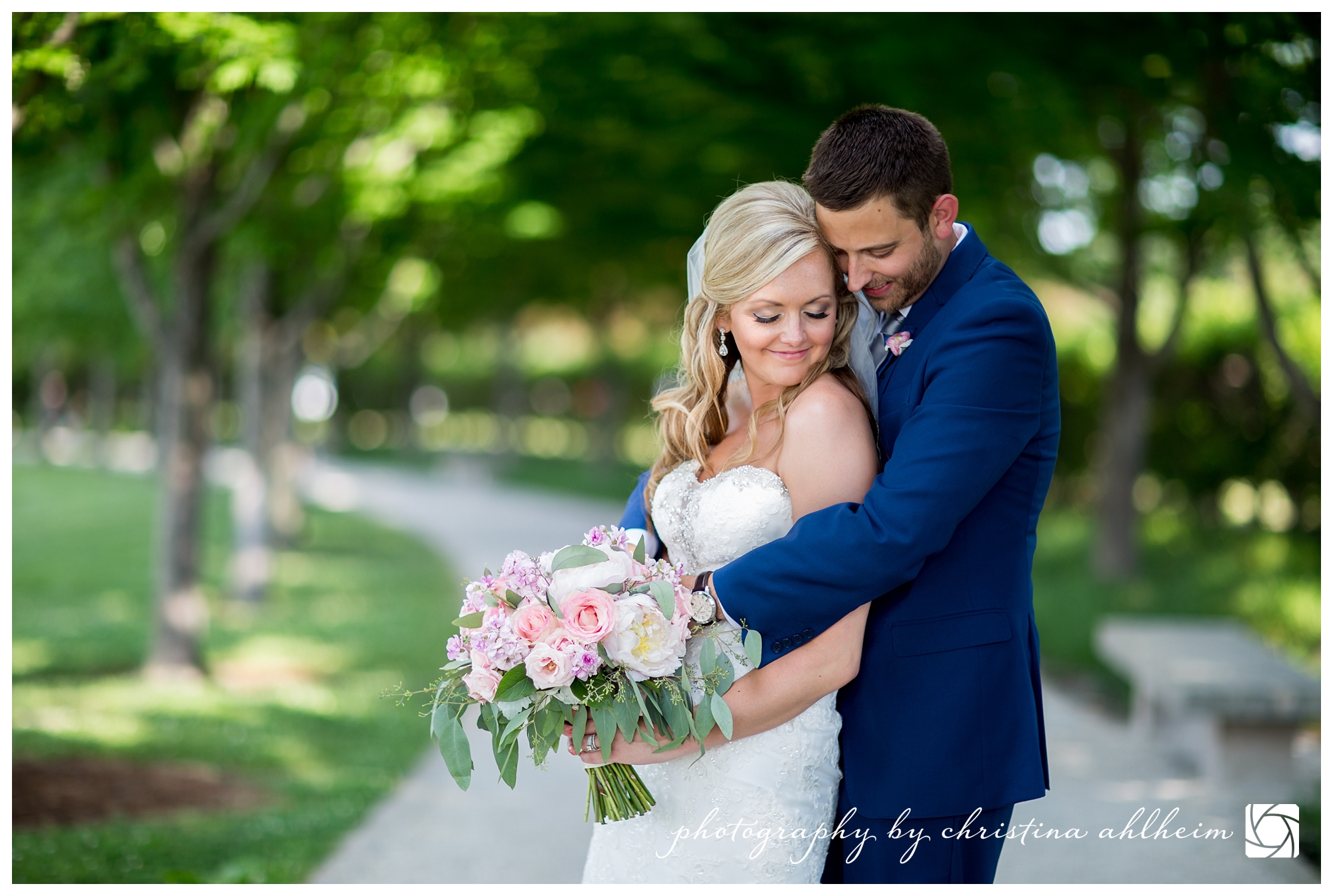 St-Louis-Wedding-Photographer-Shrine-St-Joseph-MollyJeff-445