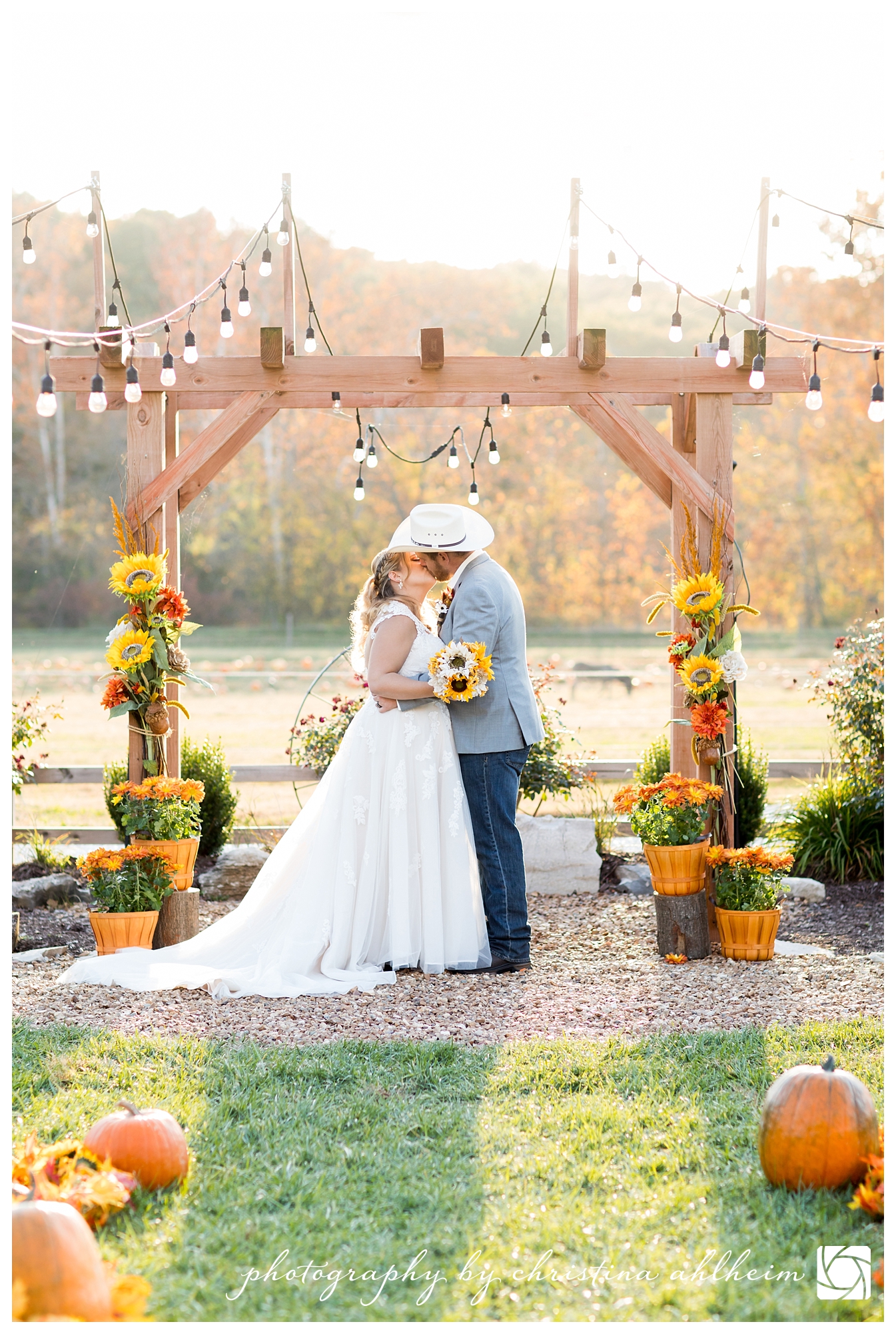 Foristell Valley Farms Fall Wedding Photography